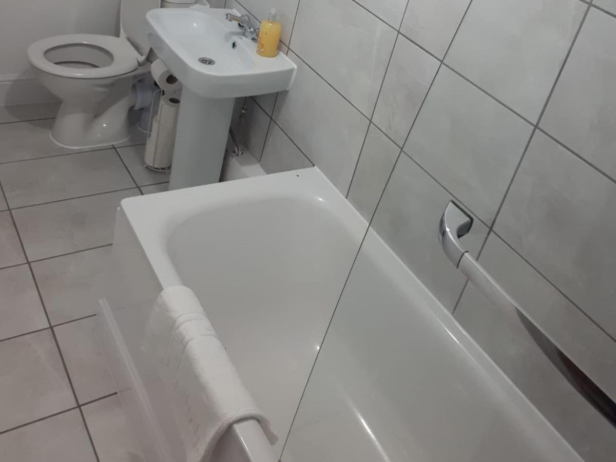 Marble Apartments Broadway Two London Room photo
